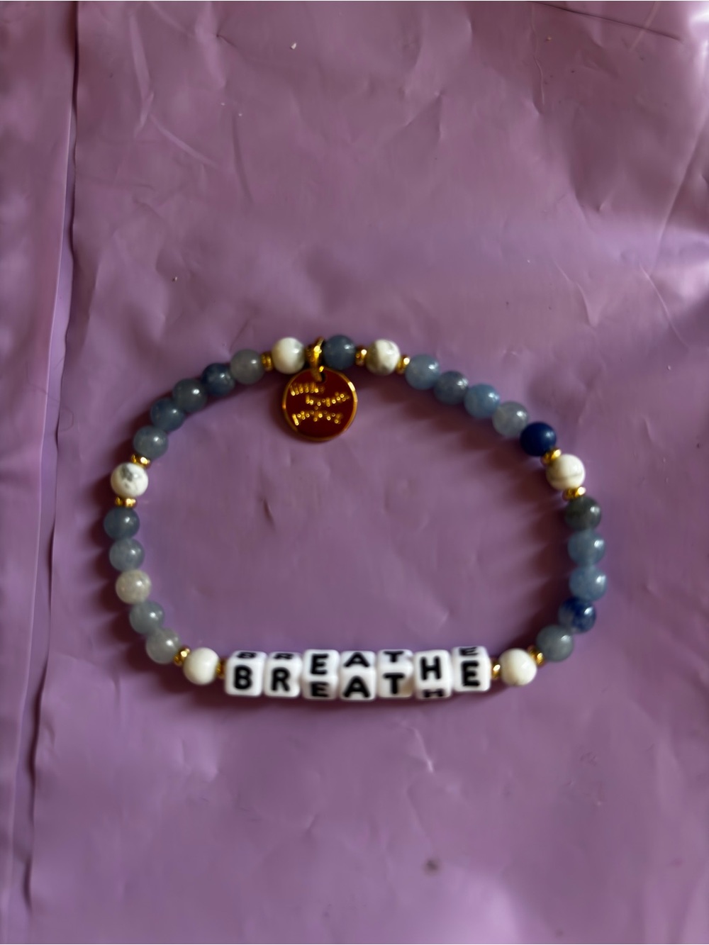Bracelet little words project breathe